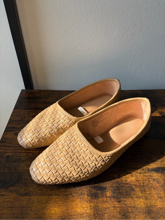 Universal Thread Shoes - Universal Thread Woven Tan Women's Slip-On Flats